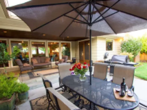 HEATED Pool & Hot Tub in a Quiet Neighborhood- Walk to Town- Dog Friendly ワラワラのホテル