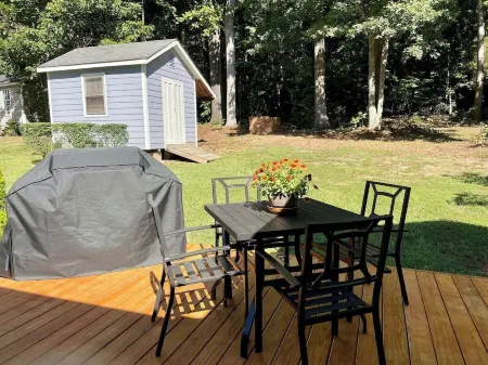 Clover Cottage: Charming 3-bedroom house in delightful Belmont Отели в г. Юг Пойнт