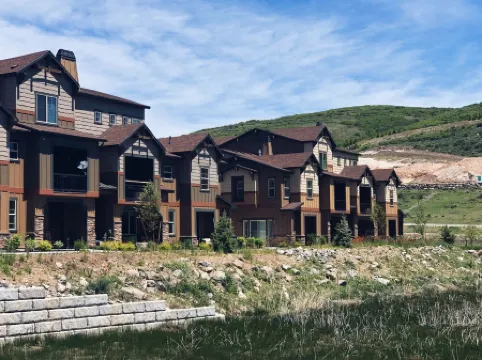 Luxury Condo Park City- Private Hot Tub, Near Ski Resorts, bike trails, & golf.