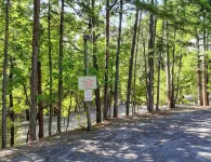 Red Bird Retreat/8DRB, Mt Harbor 2/2 Fully Stocked Next to Pool hosted by LOVR