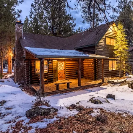 Remodeled Sisters Cabin - Hot Tub - Dog Friendly!