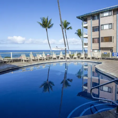 Beautiful Oceanfront Kona Reef Resort Private Top Floor Condo A33, AC throughout