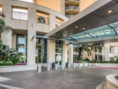 Palisade Palms Beachfront Condo Oasis