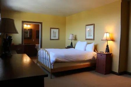 Spacious 4Br/4Bth Lodge With Ice Skating Pond, Heated Pool, 3 Min Walk To Ski