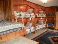 Pine View Cabin: Rustic Hayden Lake Cabin with Bunkhouse and Private Dock - Chalets