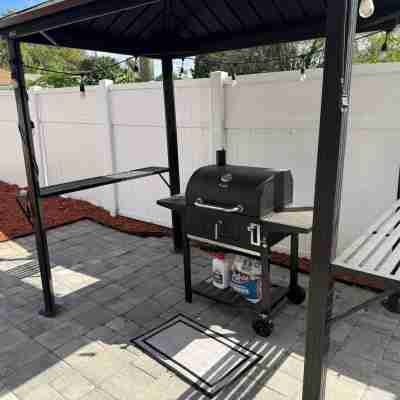 5 BR home with large patio, pool & outdoor family fun - 7 mins to LEGOLAND! Hotel Exterior