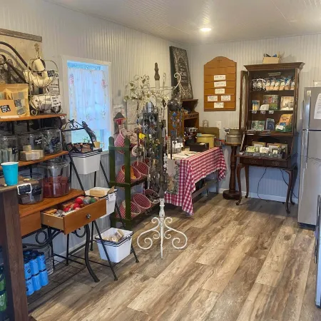 Rhineland Farm Farmhouse. 20 min from DVSP, Fossil Rim, Cleburne State Park