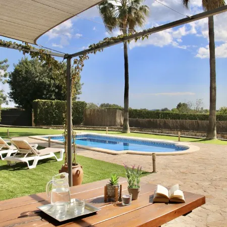 Finca Marti Ferrer: Private Swimming Pool, Garden, Barbecue, WiFi, Air Conditioning.
