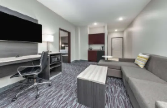 La Quinta Inn & Suites by Wyndham Allen at the Village