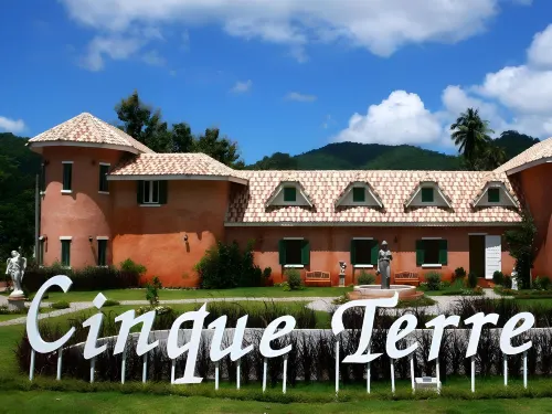 Cinque Terre Resort Hotels in Thong Pha Phum