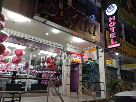 Evonne Budget Hotel