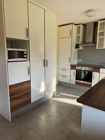 Large apartment near Bonn/Cologne, nature & city, WLAN, terrace, parking lot