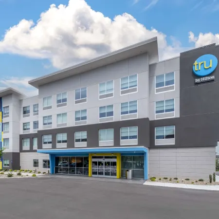 Tru by Hilton Lexington Hamburg