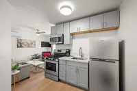Updated and Cozy Apartment in heart of OB! Hotels in Ocean Beach