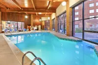 Crowne Plaza COLUMBUS NORTH- WORTHINGTON by IHG - piscina