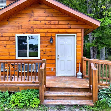 2 bedroom cottage 2.5 miles from Munising, MI and the Pictured Rocks Cruises.
