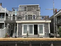 Waterfront 1BR / Bayfront Deck / Beach access / Beach deck
