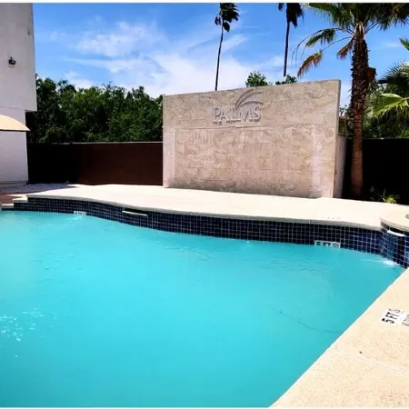 Stylish Condo w/ Pool, Near Everything