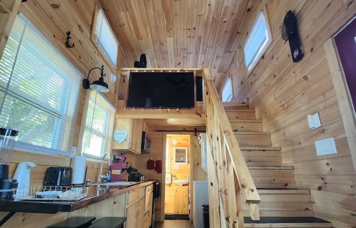 Cozy Tiny Home in Bradenton, FL. - Close to Beaches, Dining & Fun!