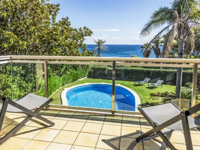Luxury B Hotels near Oasis Moment @ Casa Valerosa