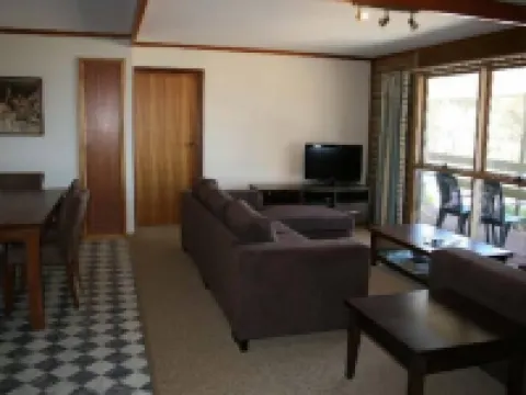 Sunset Lodge - Hardwicke Bay Hotels in Warooka