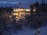 Ski to Lift/Walk-in 7 Bedrooms & 10 Baths, Hot Tub, Theater, Gym