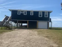 BEACH FRONT ISLAND COTTAGE 3 BEDROOM,1 BA  PETS MUST BE DECLARED WHEN BOOKED.
