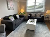 Daisy Cottage on Duke Hotels in Yarram