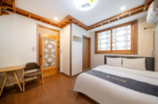 Jeonju Hanok Hotel Kung Hôtels à proximité de : Cathédrale Jeondong