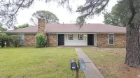 2-bedroom apartment in cool Fort Smith with AC