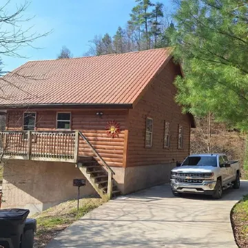 Hot Tub!!! 2 Large Decks on Spirit Lake