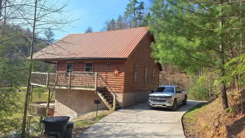 Hot Tub!!! 2 Large Decks on Spirit Lake