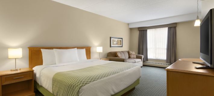 Colonial Square Inn & Suites Hotels in Saskatoon