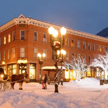 Independence Square Lodge by Frias