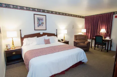 Chalet Motel Mequon Hotels in Grafton