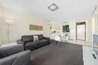 Manuka Park Serviced Apartments - balcony