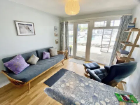 56C South Snowdon Wharf