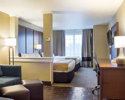 كومفرت سويتس مينوت ساوث Hotels near Old Soo Depot Transportation Museum