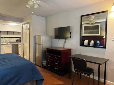 R Nite Star Inn and Suites -Home of the Cowboys & Rangers Hôtels à : Arlington