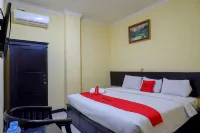 RedDoorz Near Citraland Waterpark Kendari Hoteles en Kambu