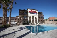 Palms Inn & Suites - Pools