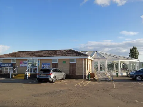 Heacham Beach Caravan - Sleeps 6 - Pets Ok Hotels in 