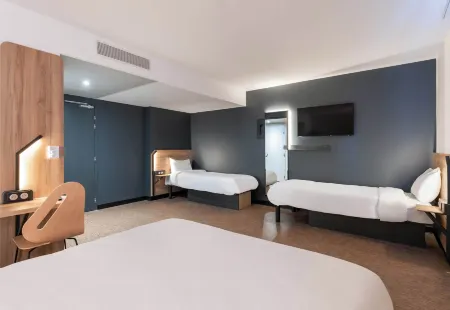 B&B Hotel Massieux Genay Отели в г. Флёрьё-Сюр-Саон