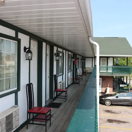 Fenelon Inn