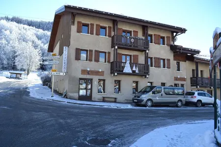 Hôtel et Appart'Hôtel Restaurant l'Adray