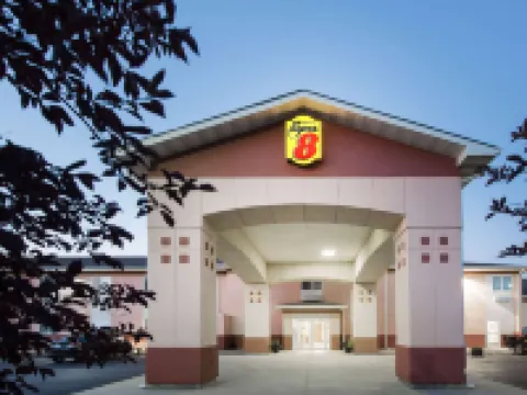 Super 8 by Wyndham Iola KS Hotels in Iola