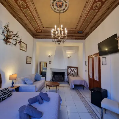 B&B Firenze 400 Hotels near Florence School of Regulation, Robert Schuman Centre, EUI