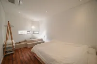 Woljeong Place