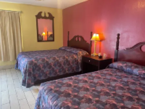 Plaza Motel Hotels in Jones County