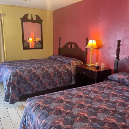 Plaza Motel